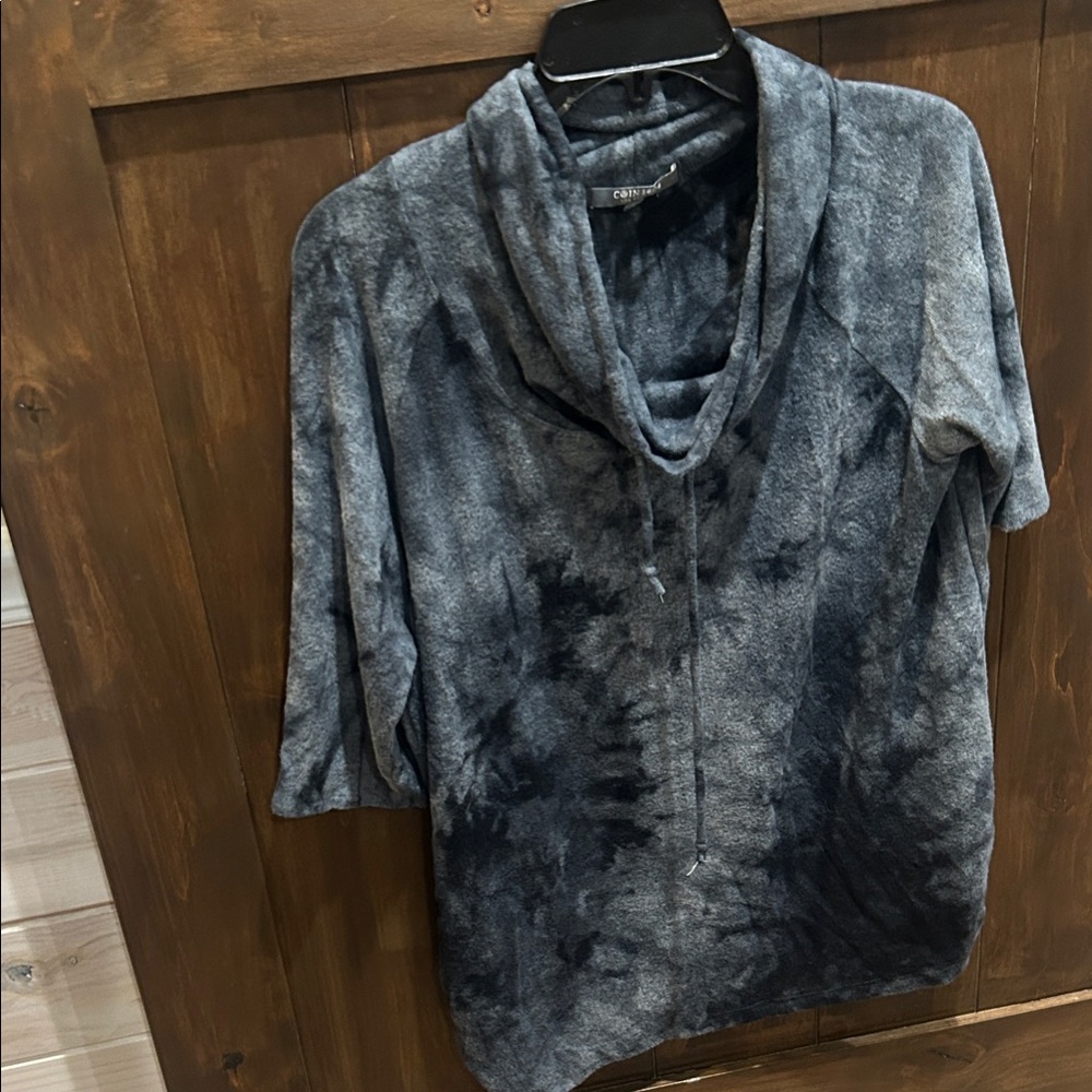 E513 Coin 1804 Tie Dye Sweater Mock Neck Sweater Size Large 3/4 Sleeve Gray Blue